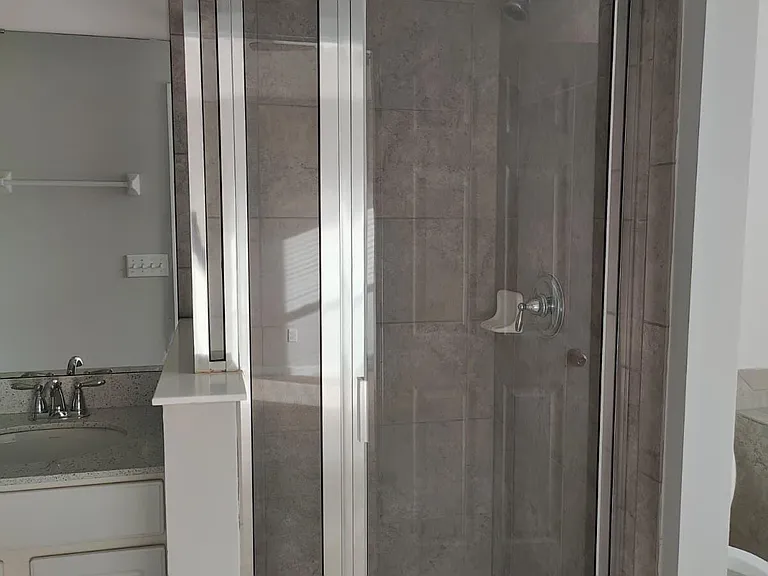 534 Richmond Dr — Photo 11