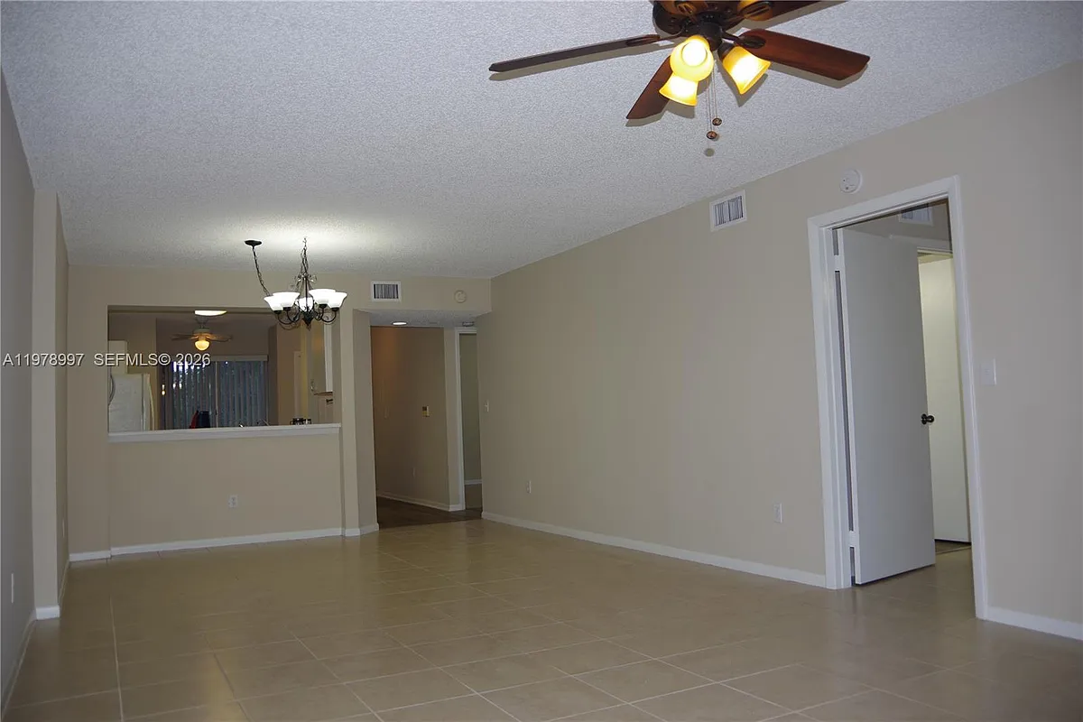 Building Photo - 9511 Weldon Cir #G315