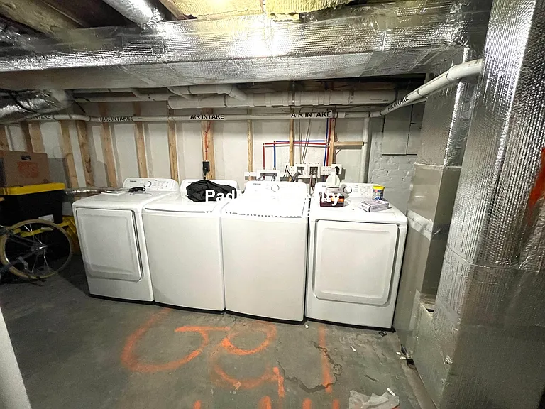 64 Chelsea St #1 — Photo 35