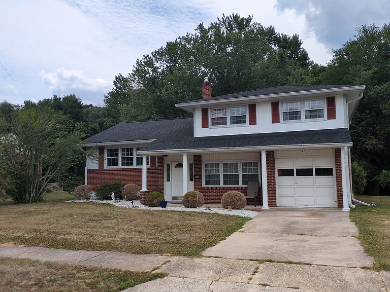 616 Oak Dr — Photo 2