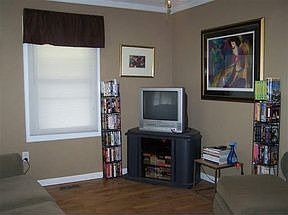 3rd image of 283 Mountainview St