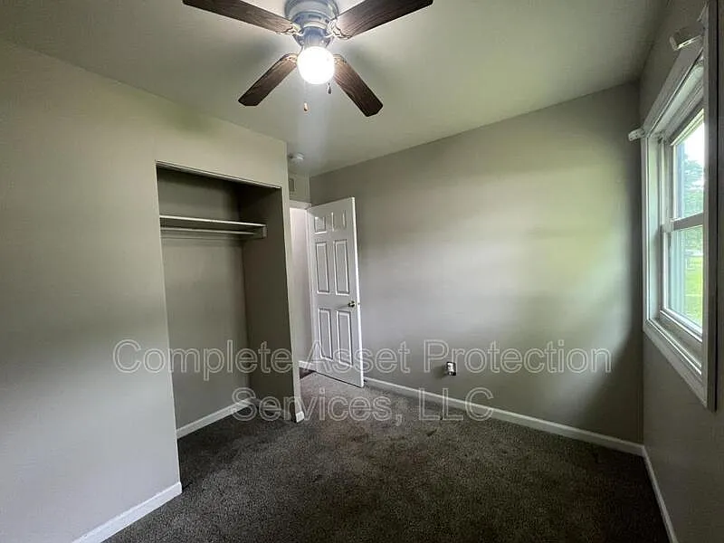 3 bed, 1.0 bath, 924 sqft, $1,625 — Photo 4