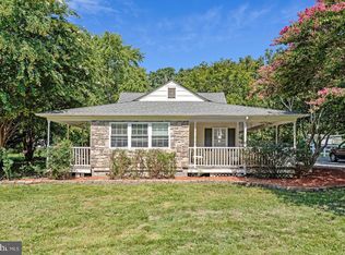 12504 Popes Head Rd, Clifton, VA 20124