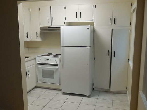 2nd image of 316 Lincoln St APT 1