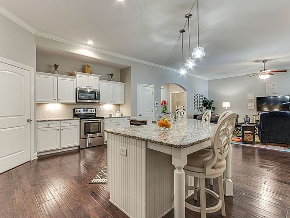 3rd image of 3519 Havre De Grace Dr