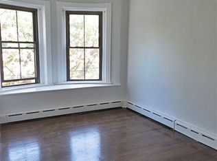 106 Willow St #3B, Cambridge, MA 02141