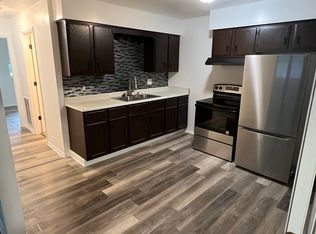 1353 N 2nd St APT 3, Chillicothe, IL 61523