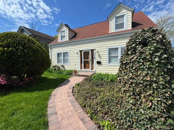 233 Rockaway Tpke, Lawrence, NY 11559
