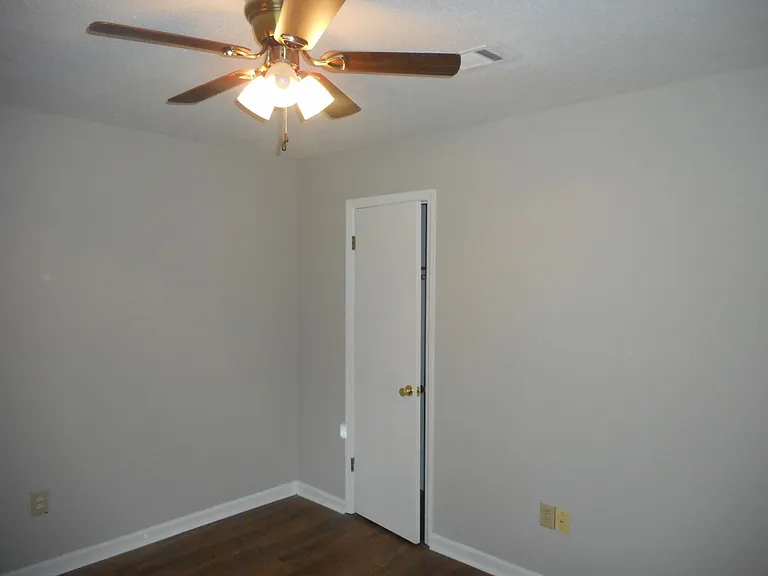3726 Crest Dr — Photo 28
