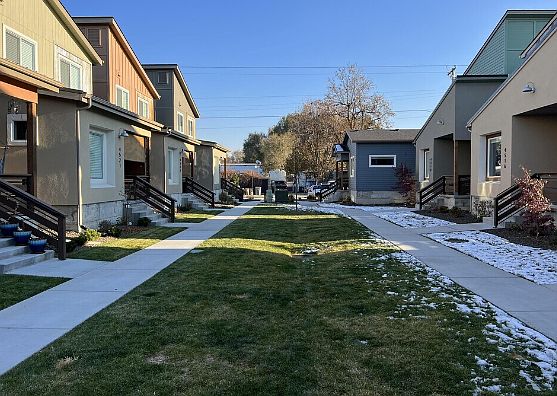 3rd image of 4533 N Freeride Ln