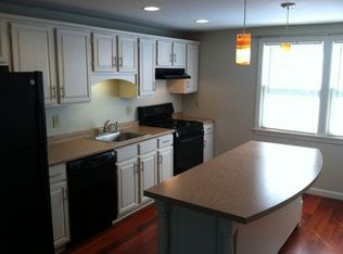 265 Stackpole St APT 2, Lowell, MA 01852