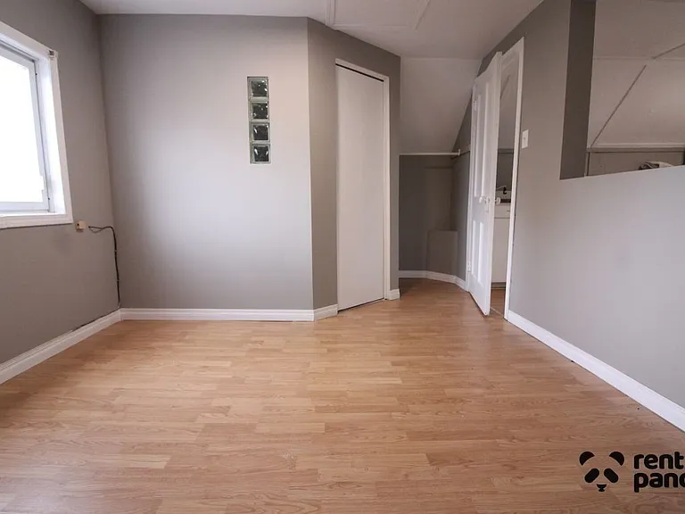 336 Harold St N #3 — Photo 2