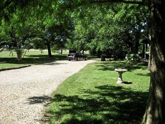 2nd image of 5544 Farm Road 905