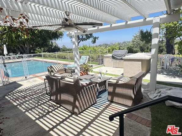 4236 Bonavita Dr, Encino, CA 91436