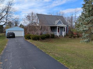 523 Harris Hill Rd, Lancaster, NY 14086