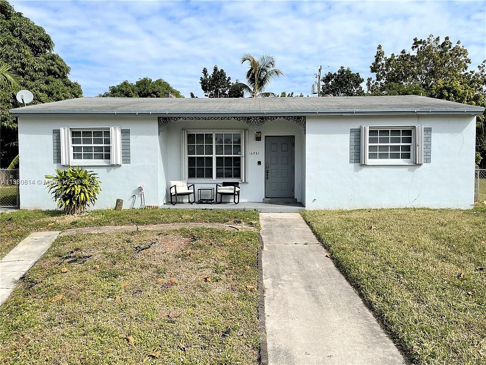 1st image of 16981 NE 8th Ct