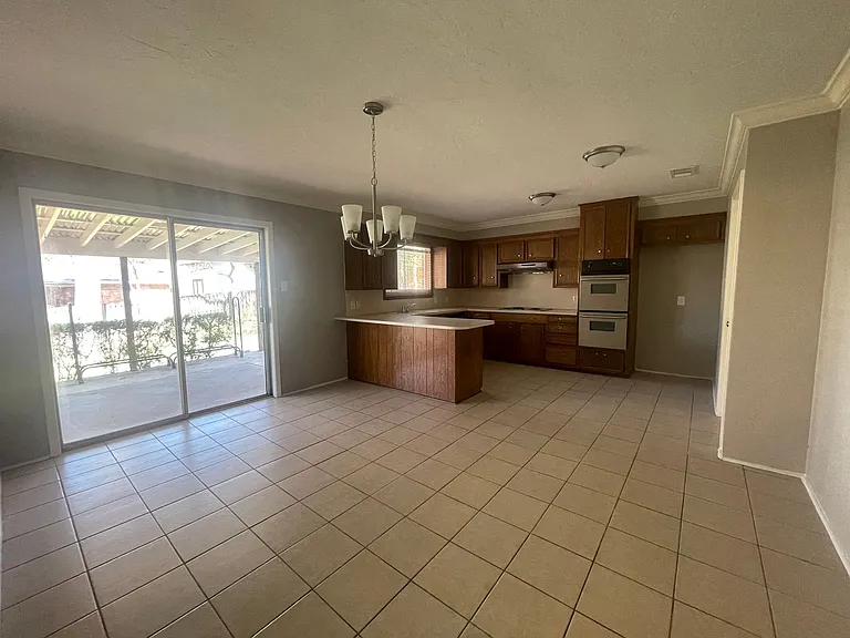 1321 Carnegie Dr — Photo 5