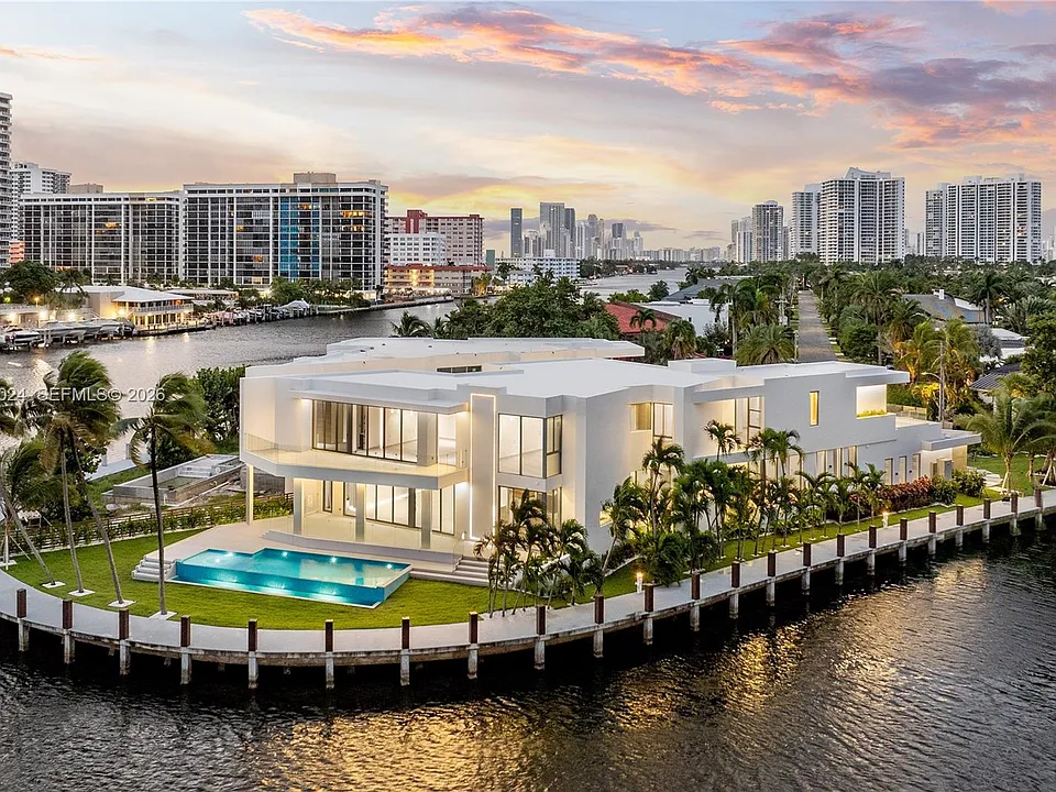 501 Palm Dr