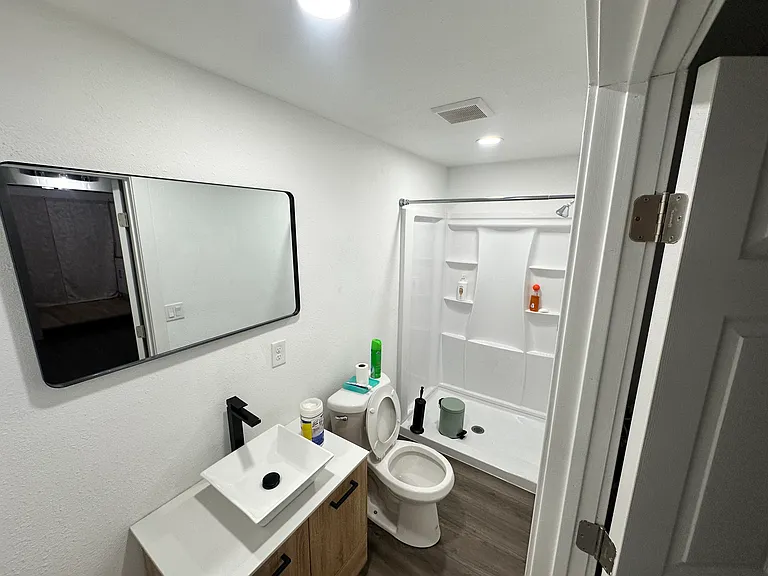 420 E Repplier Rd — Photo 6