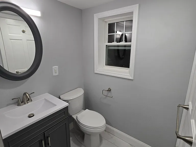 Newly renovated full bathroom