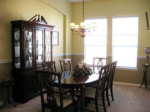 2nd image of 1139 Garrison Dr