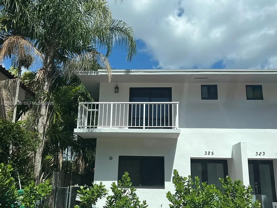 325 Menores Ave