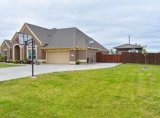 4611 Clearwater Rd, Baytown, TX 77523