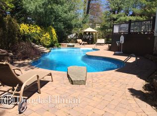 2 Joyce Ct, Syosset, NY 11791