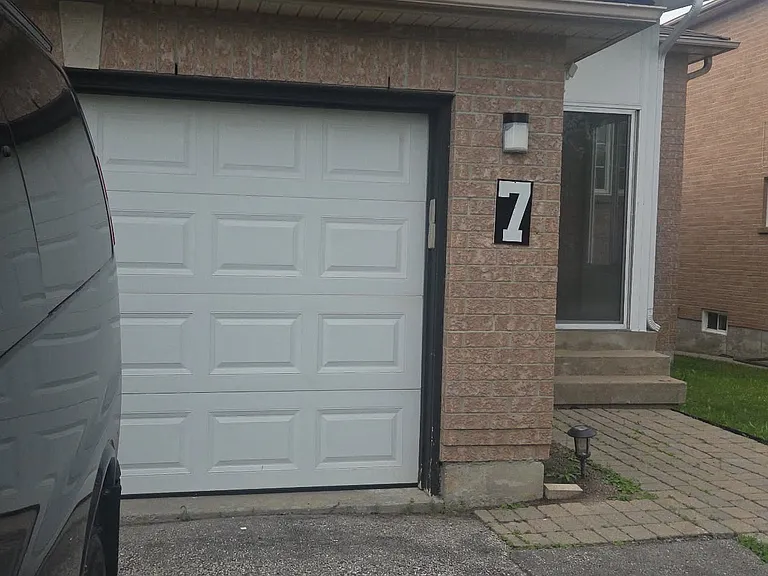 Golds Cres — Photo 13