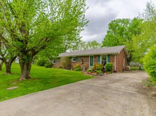 2003 Stevens Dr, Westmoreland, TN 37186