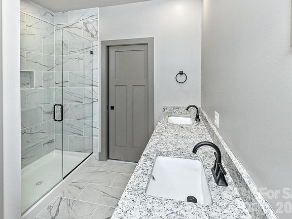 4th image of 233 Edgewood Rd S