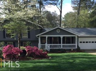 195 Moonshadow Ct, Roswell, GA 30075