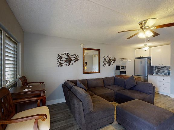 4th image of 167 N Collier Blvd APT V3
