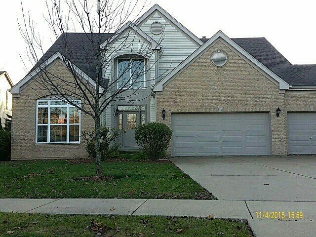 1st image of 130 English Oak Ln
