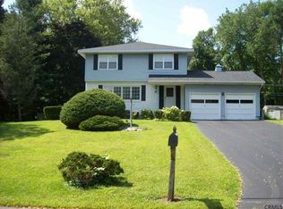 27 Patroon Pl, Loudonville, NY 12211