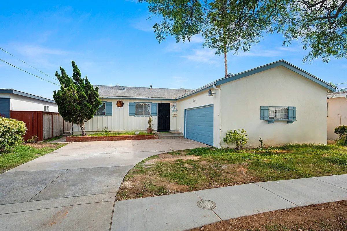 3 bed, 1120 sqft, $4,250 — Photo 1