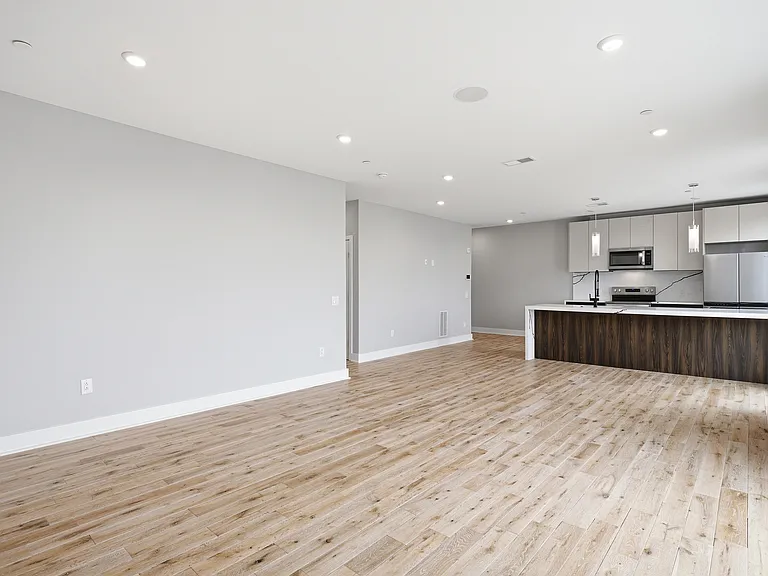 Veranda Apartments — Photo 52