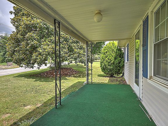 4th image of 2207 Buckingham Rd