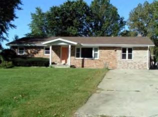 5691 Gateway Dr, Mt Zion, IL 62549