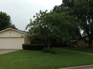 305 Oklahoma Ave, Hewitt, TX 76643