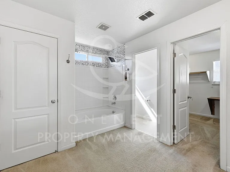 2708 Woodfield Way — Photo 24