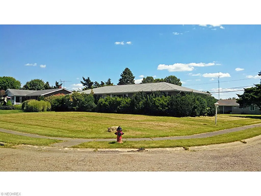1008 Richards Dr photo 1