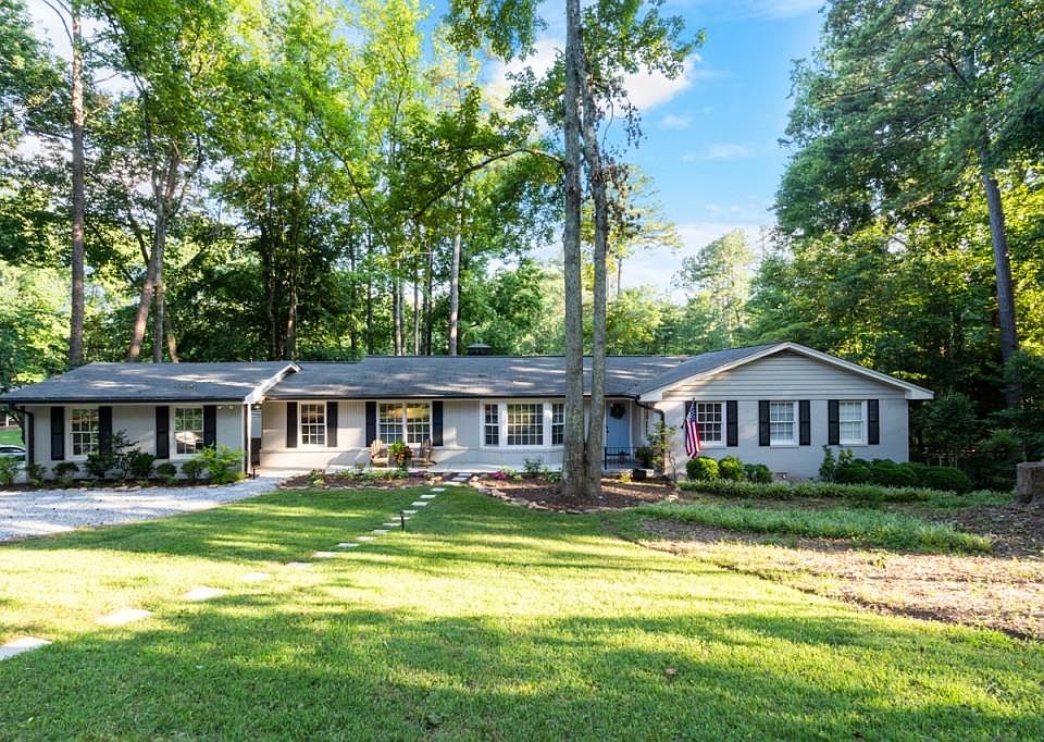 1st image of 2836 Briarglen Dr