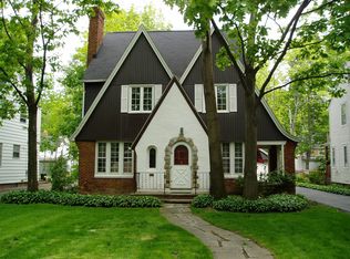 4233 Silsby Rd, University Heights, OH 44118