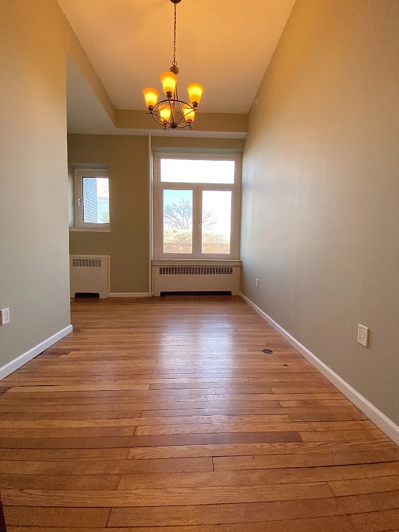 2 bed, 1000 sqft, $4,500 — Photo 3