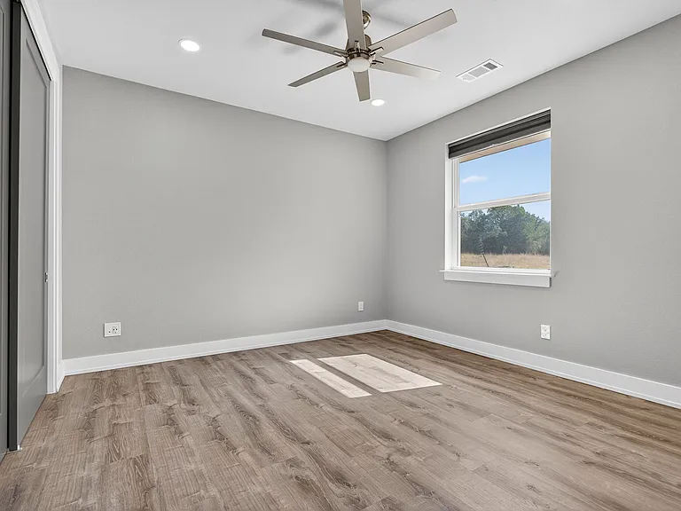 21603 Thomas Cv — Photo 22