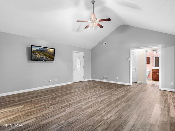 3rd image of 248 Eagle Feather St