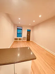 Rented by Metropolis Real Estate of Manhattan