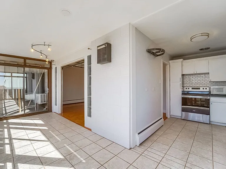 1111 Ash St #610 — Photo 15