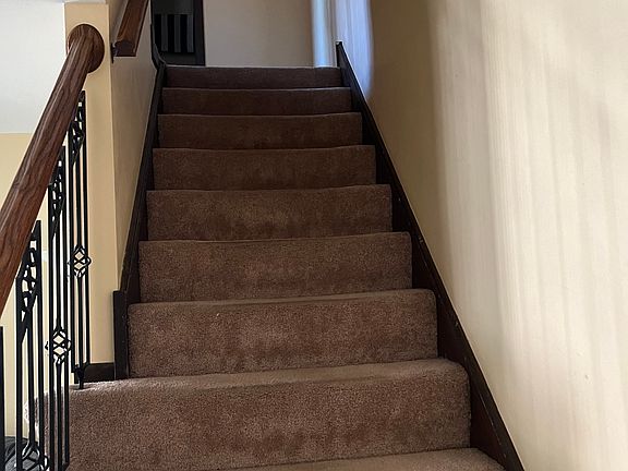 Stairs 1st floor to 2nd floor